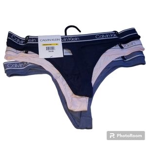 Calvin Klein Medium the ultimate comfort 3 pack Thong new with tags